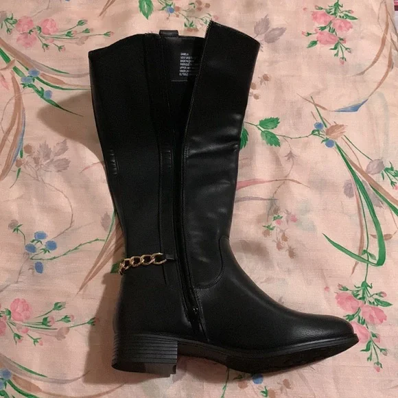 NIB Black Leather and Gold Chain Boots - Picture 4 of 5